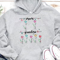 (Up to 8 Grandkids) Tulips Flower Easter Gift For Mom Grandma Nana Gigi Custom Title & Name Personalized Mother's Day Shirt Long Sleeve Hoodie