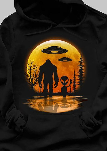 Bigfoot Crossover Aliens Standard Hoodie - Dreameris